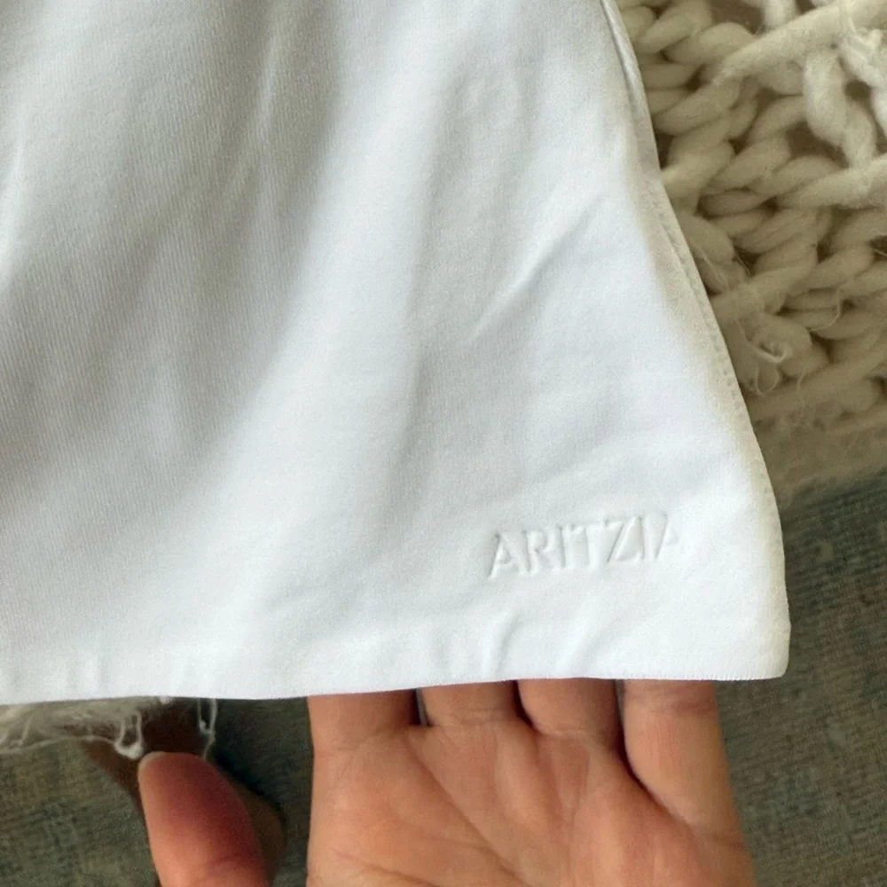Aritzia Original Contour Ravish Top - Picture 2 of 15